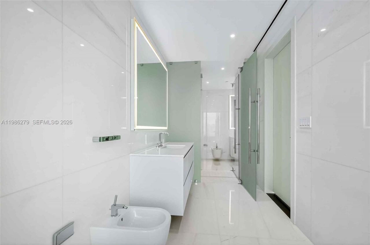 300 Biscayne Blvd Way, Unit 4901E, Miami, FL 33131 Photo