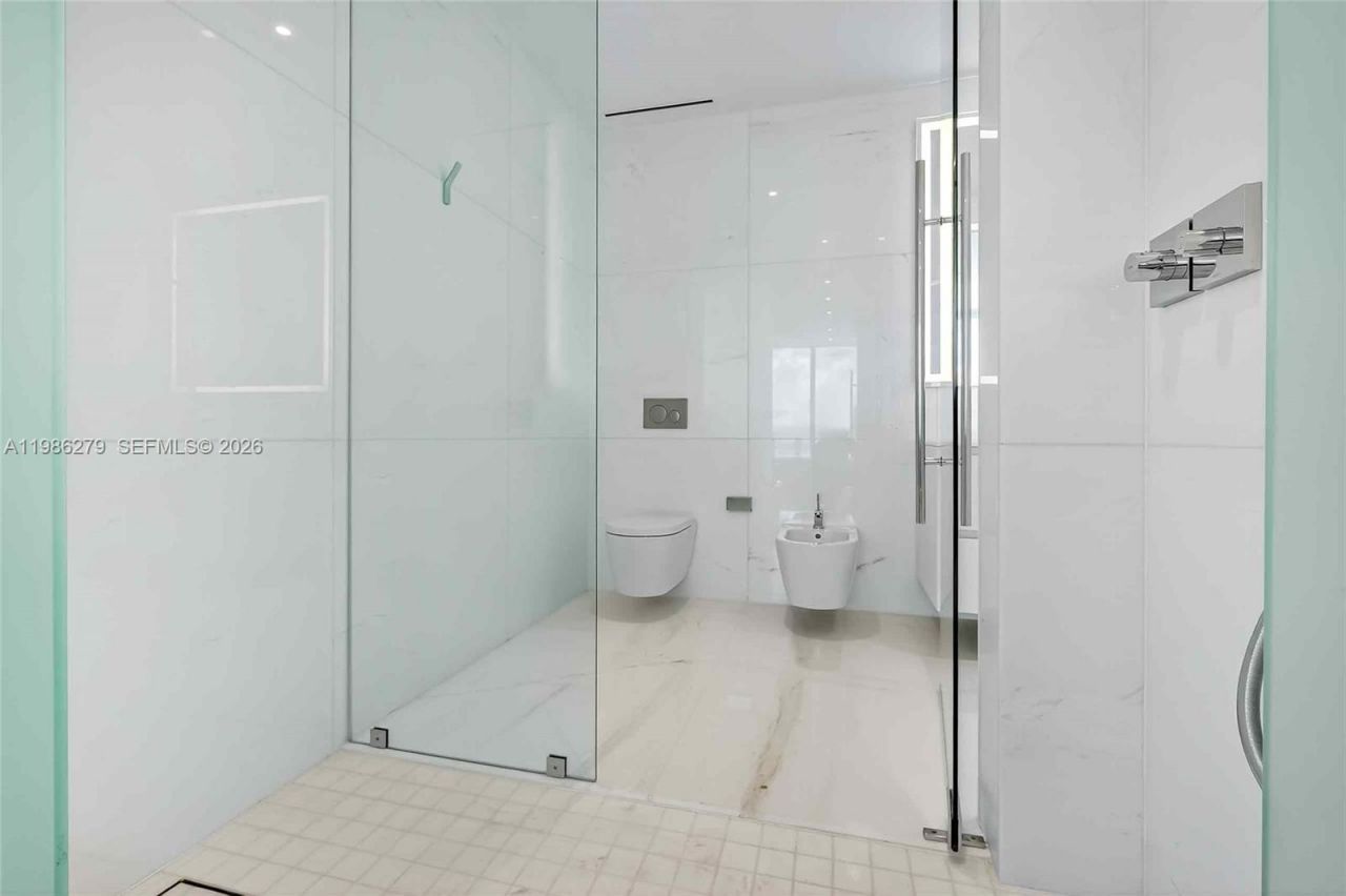 300 Biscayne Blvd Way, Unit 4901E, Miami, FL 33131 Photo