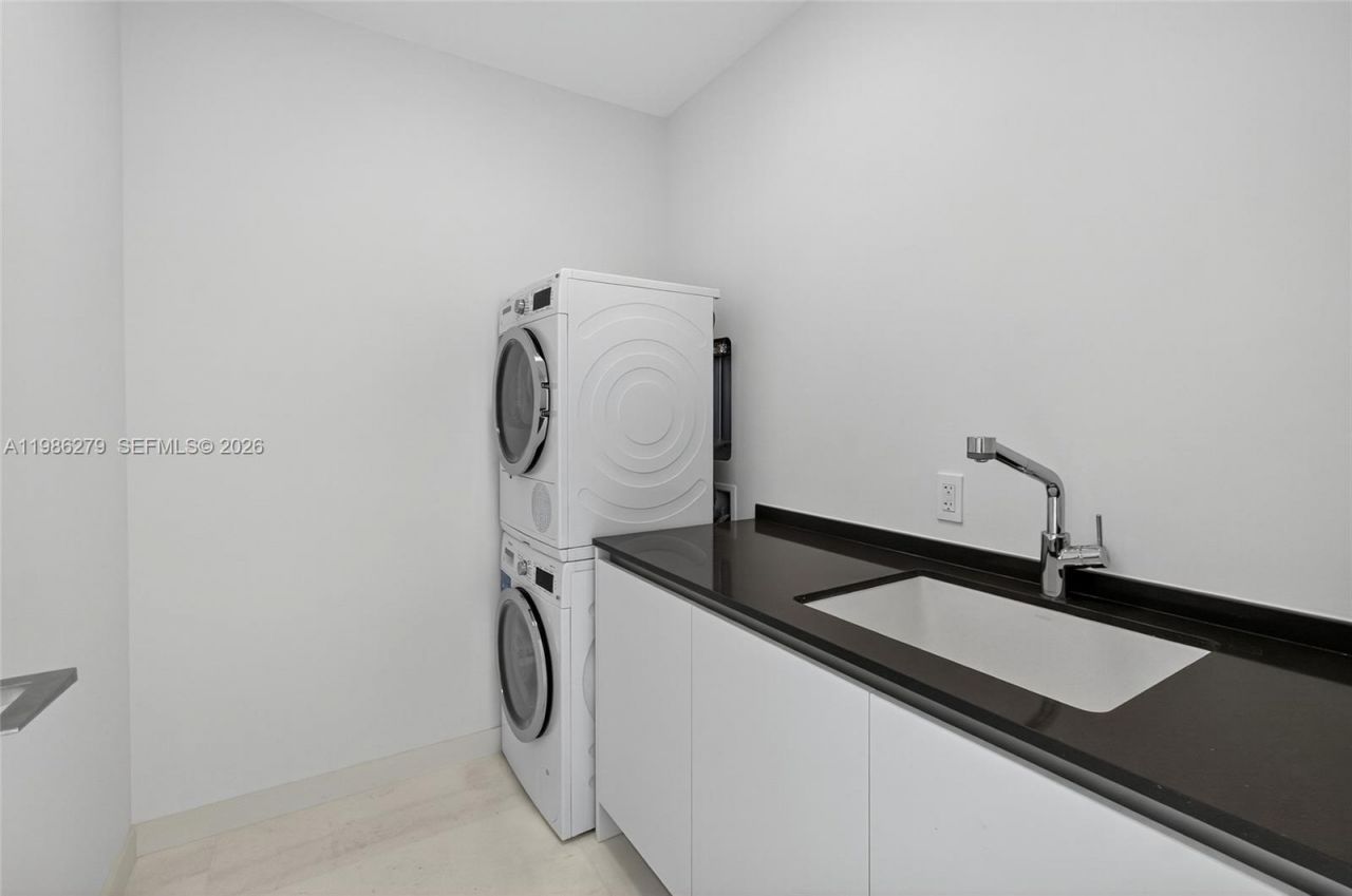 300 Biscayne Blvd Way, Unit 4901E, Miami, FL 33131 Photo