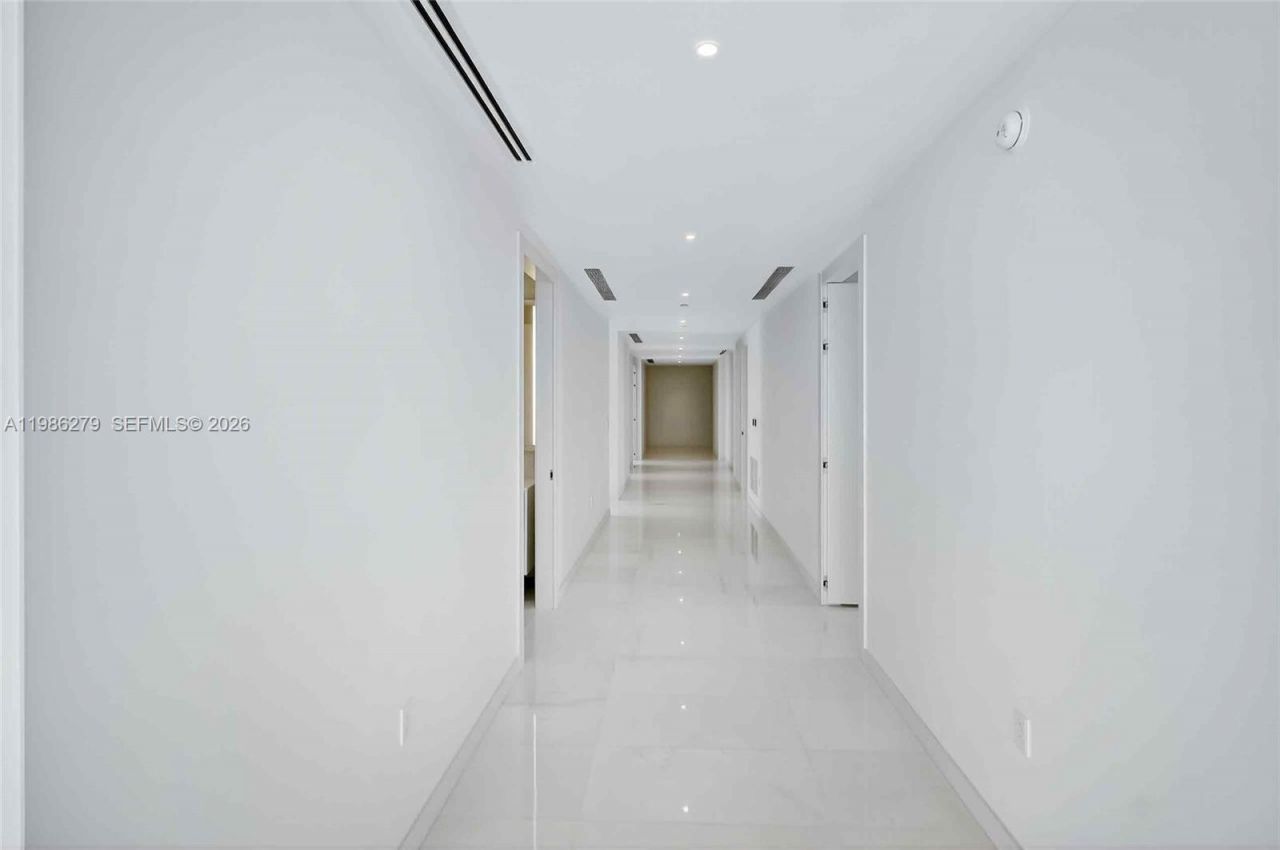 300 Biscayne Blvd Way, Unit 4901E, Miami, FL 33131 Photo