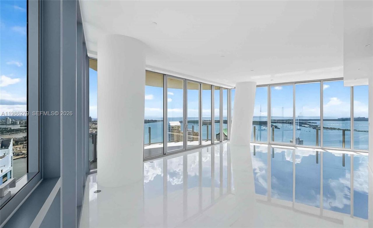 300 Biscayne Blvd Way, Unit 4901E, Miami, FL 33131 Photo