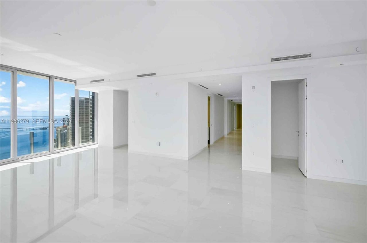 300 Biscayne Blvd Way, Unit 4901E, Miami, FL 33131 Photo