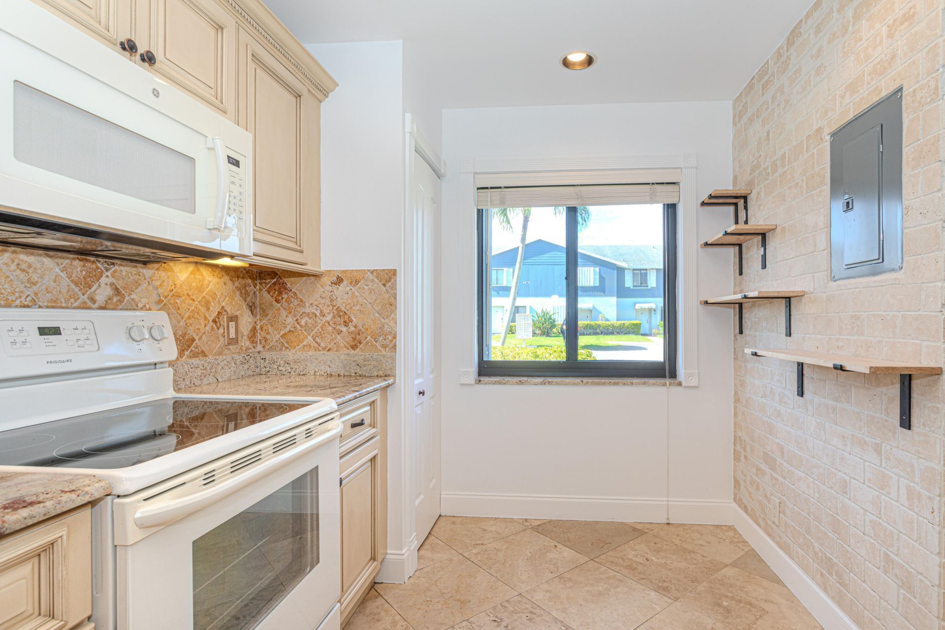 2641 Gately Drive W, Unit 1003, West Palm Beach, FL 33415 Photo