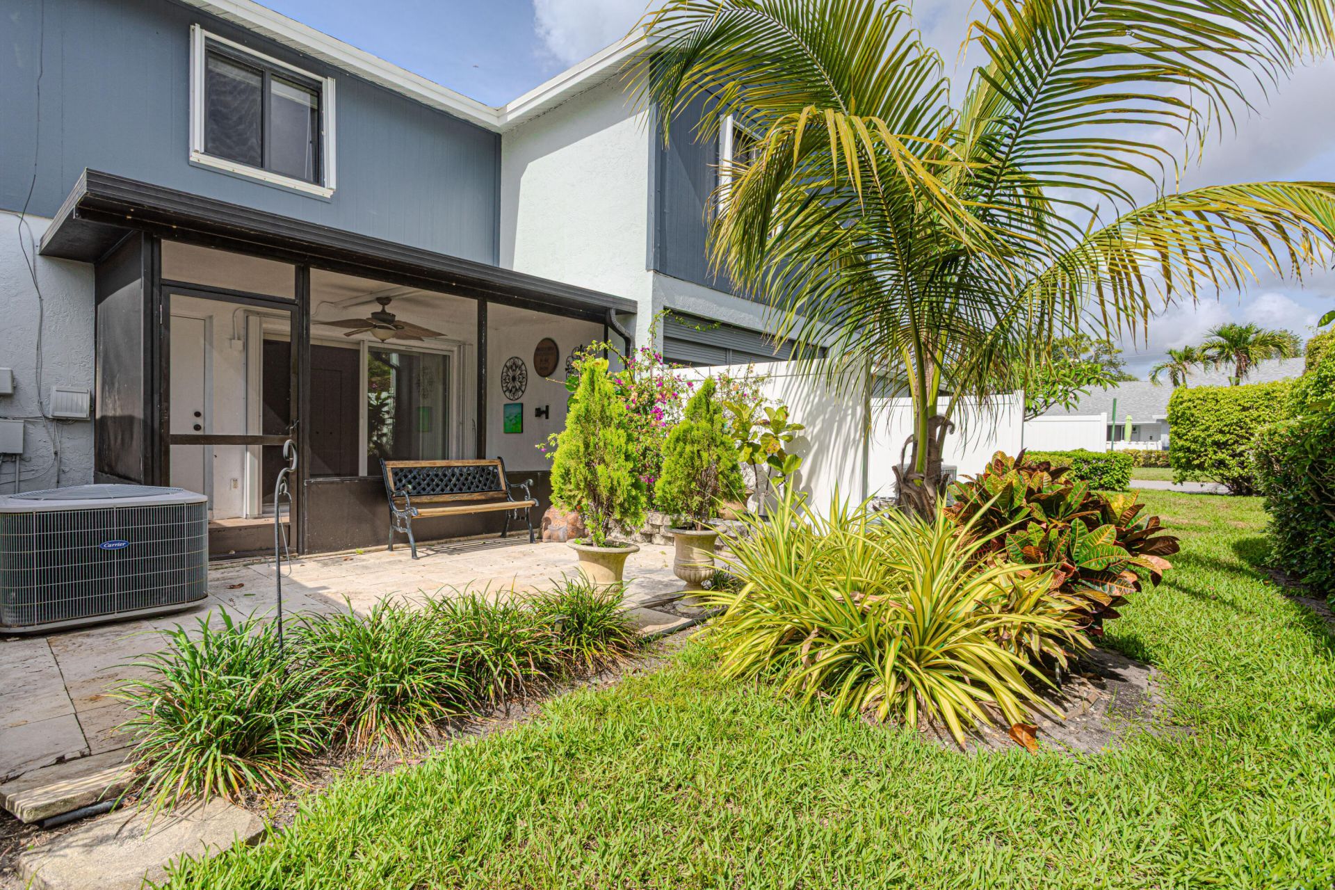 2641 Gately Drive W, Unit 1003, West Palm Beach, FL 33415 Photo