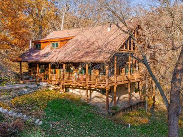 8706 State 44, Caledonia, MN 55921