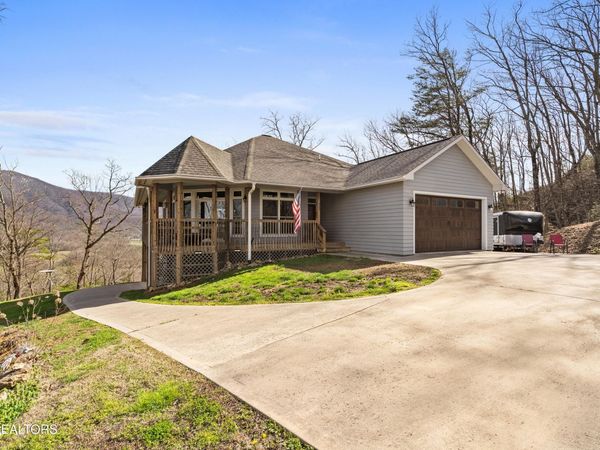 2932 Mockingbird Way, Sevierville, TN 37862