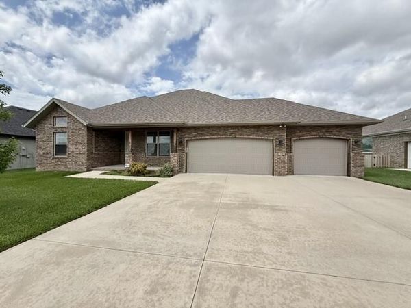 1165 W Gaslight Drive, Springfield, MO 65810