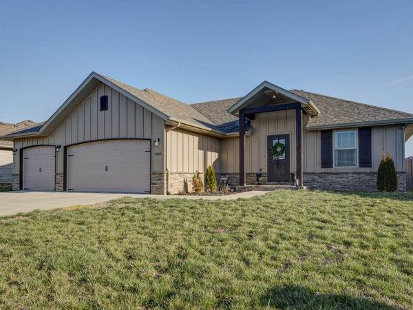 5565 W Pine Street, Springfield, MO 65802