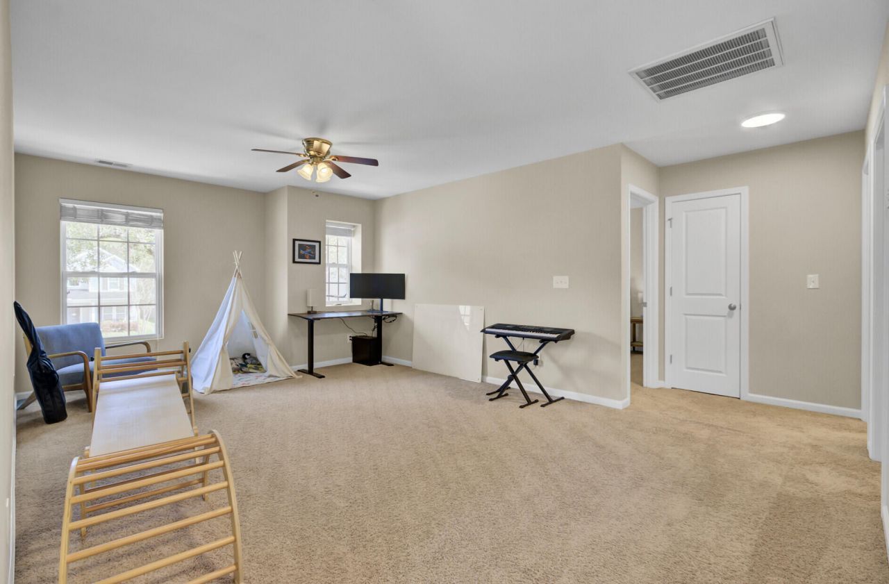 218 Withers Lane Photo 25