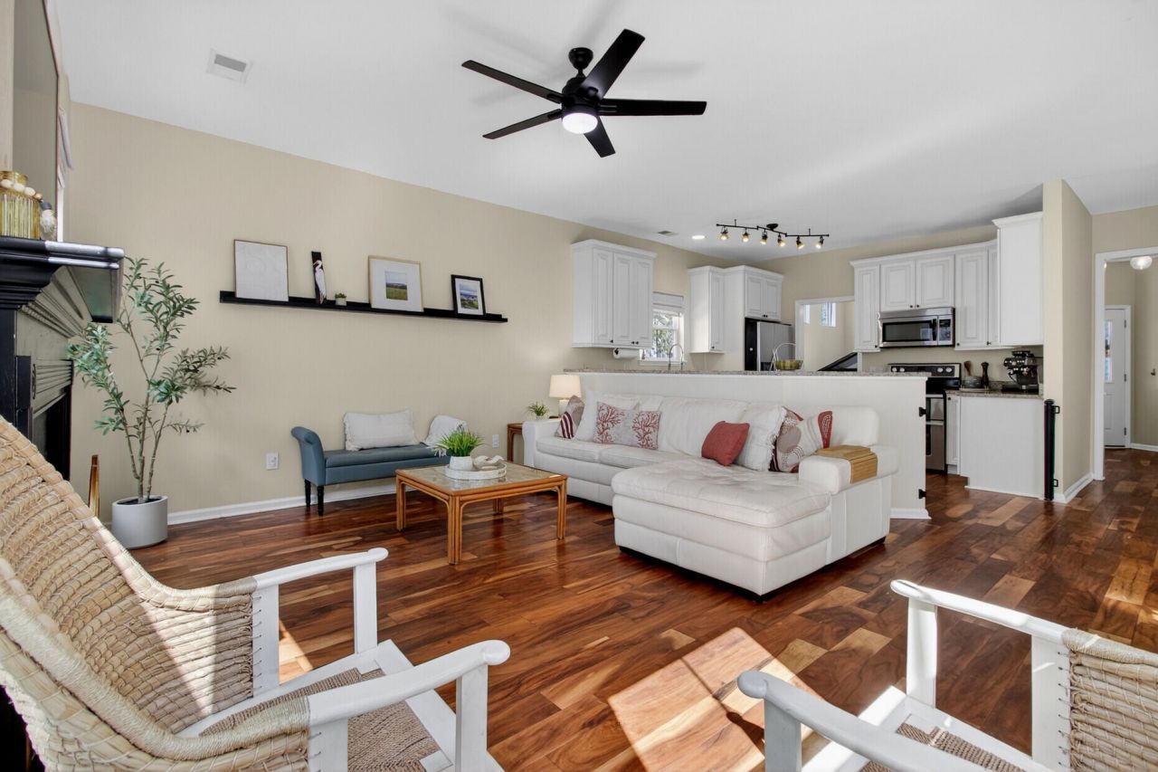 3245 Beaconsfield Road Photo 10