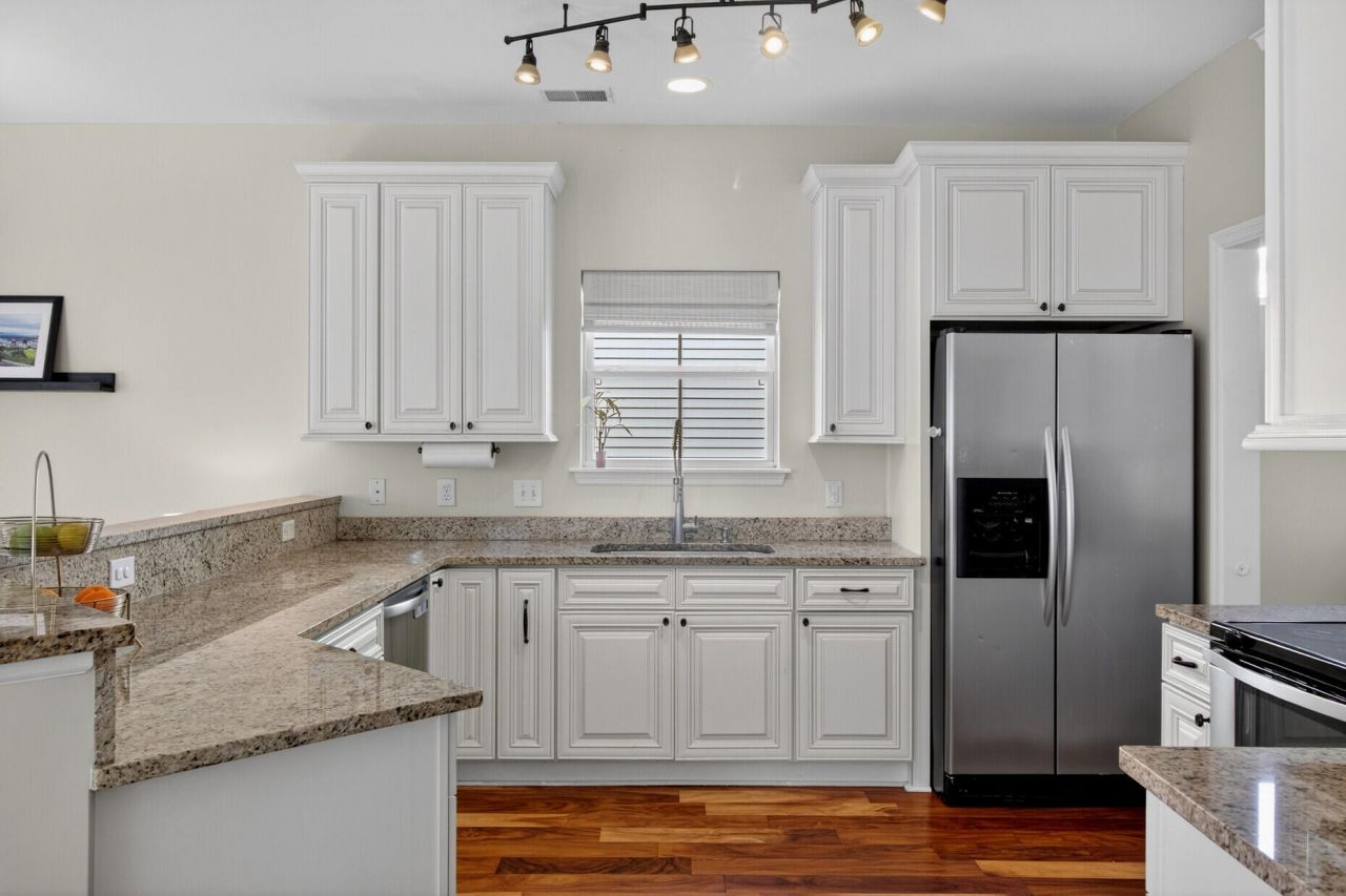 3245 Beaconsfield Road Photo 7