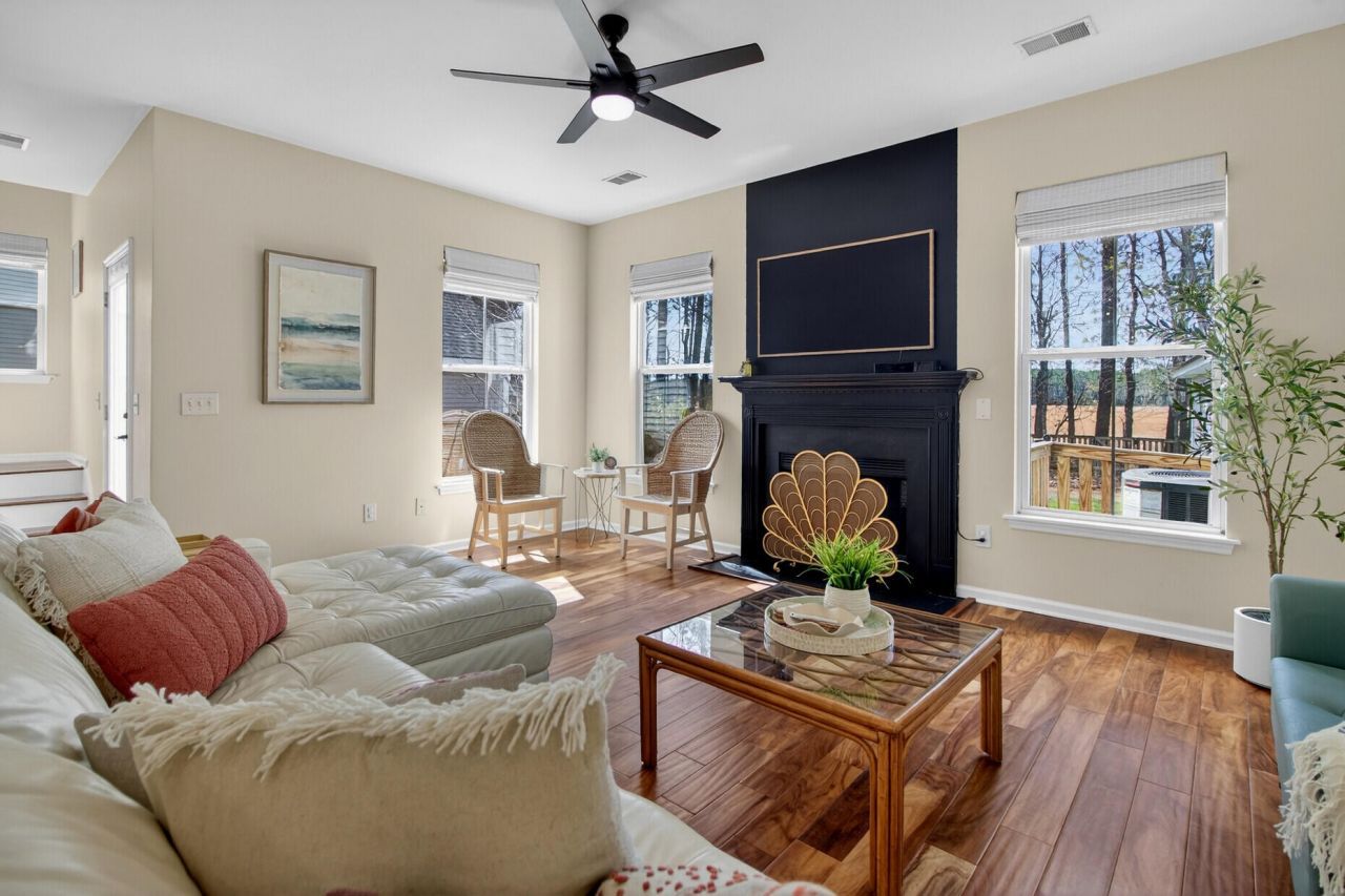 3245 Beaconsfield Road Photo 8