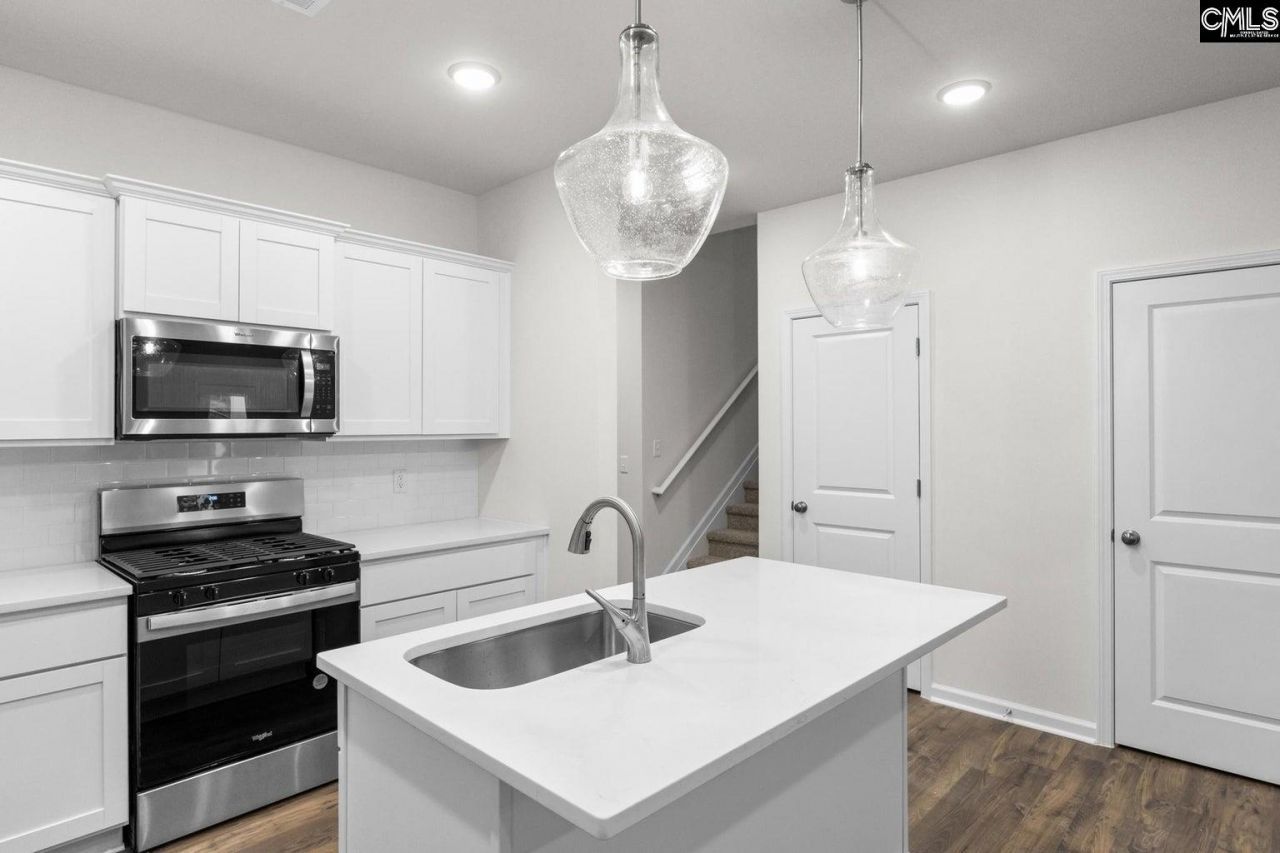 9148 Malahide Lane  Photo 6