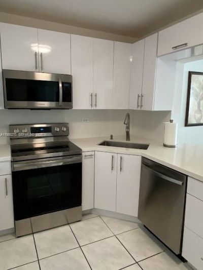 5601 Collins Ave , Unit 1524, Miami Beach, FL 33140 Photo