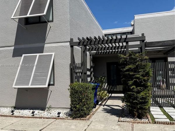 1461 NW 113th Ave , Pembroke Pines, FL 33026