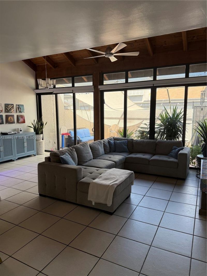 1461 NW 113th Ave , Pembroke Pines, FL 33026 Photo