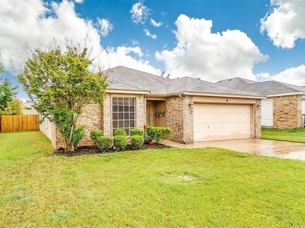660 Rosario Lane, Fort Worth, TX 76052