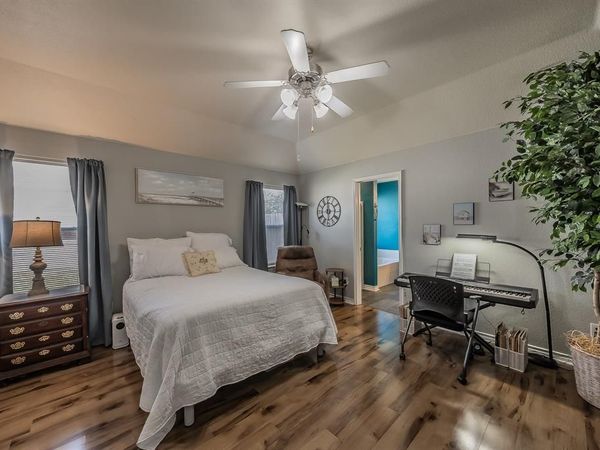 660 Rosario Lane, Fort Worth, TX 76052