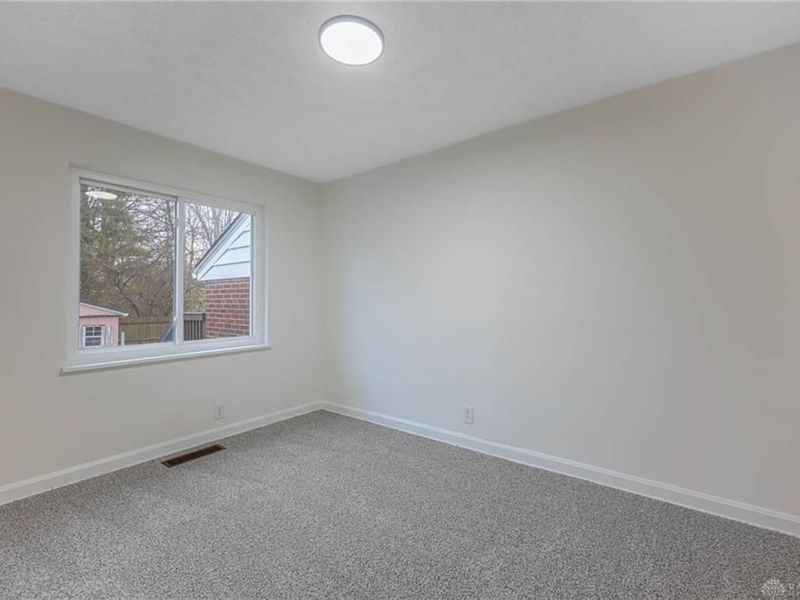 3814 N Broadlawn Circle, Silverton, OH 45236 Photo 12