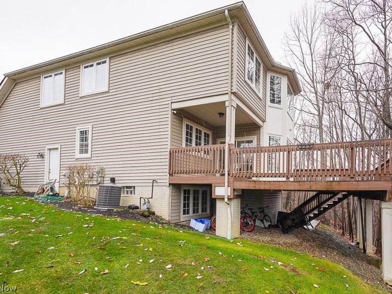 3729 Edgehill Drive, Cleveland, OH 44121 Photo 2