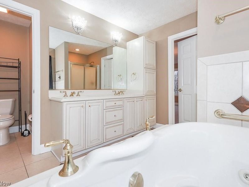 3729 Edgehill Drive, Cleveland, OH 44121 Photo 25