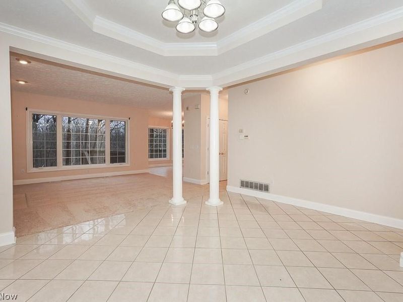 3729 Edgehill Drive, Cleveland, OH 44121 Photo 5