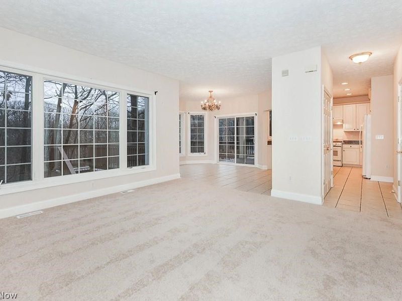 3729 Edgehill Drive, Cleveland, OH 44121 Photo 7