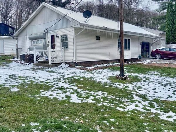 8090 Maple Street SW, Sherrodsville, OH 44675