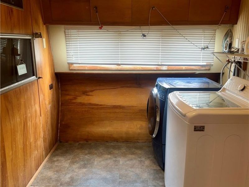 8090 Maple Street SW, Sherrodsville, OH 44675 Photo 10