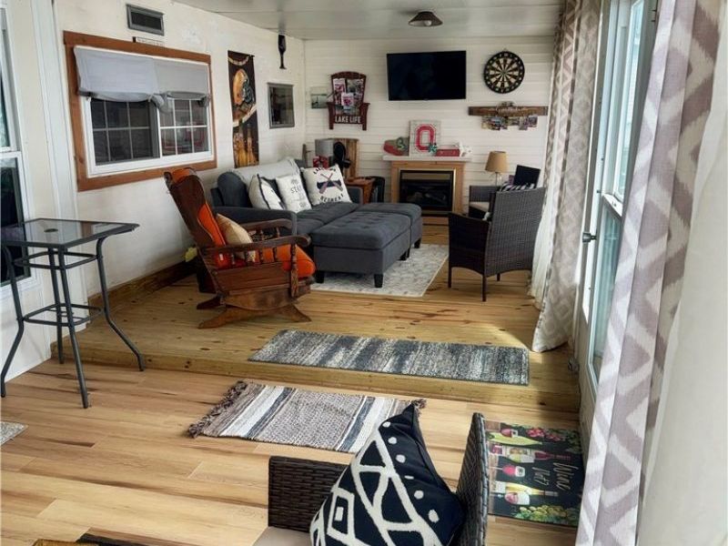 8090 Maple Street SW, Sherrodsville, OH 44675 Photo 14