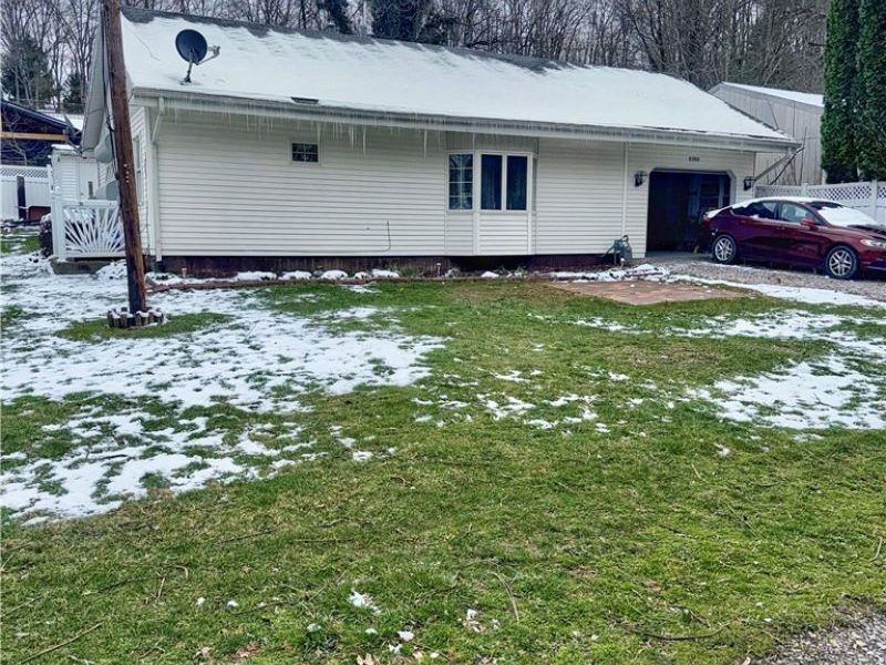 8090 Maple Street SW, Sherrodsville, OH 44675 Photo 2