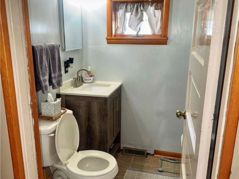 8090 Maple Street SW, Sherrodsville, OH 44675 Photo 7