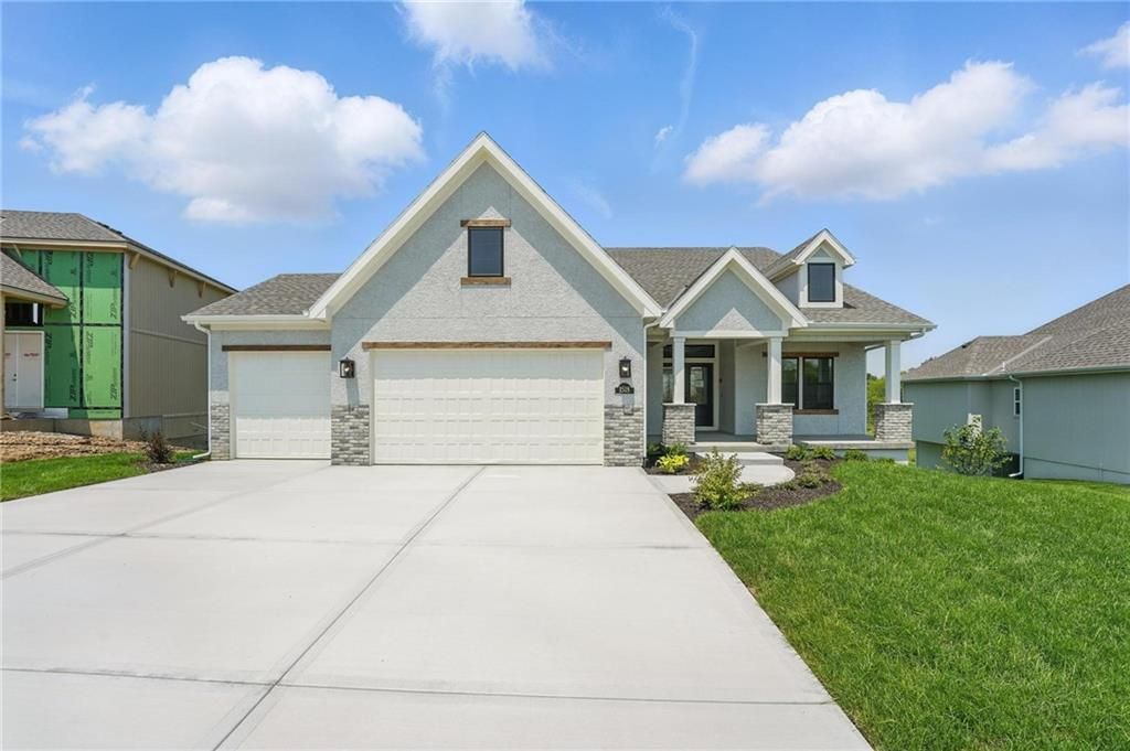 1518 NW 106th Terrace, Kansas City, MO 64155 Main Photo