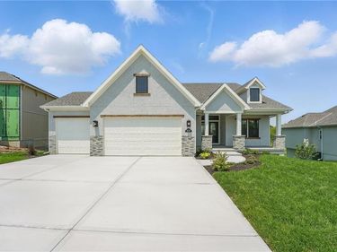 1518 NW 106th Terrace, Kansas City, MO 64155