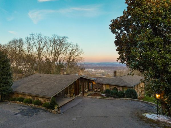 1001 Fleetwood Drive , Lookout Mountain, GA 30750