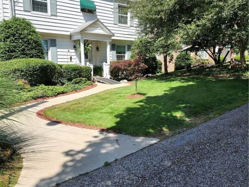 105 Pine Knoll Terrace, Saint Clairsville, OH 43950 Photo 2