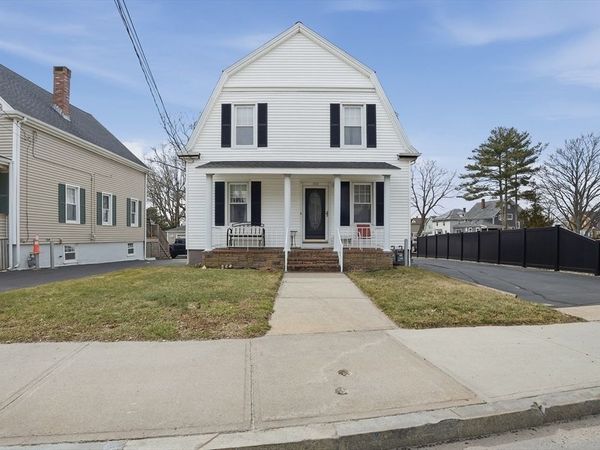 203 S Main St, Acushnet, MA 02743