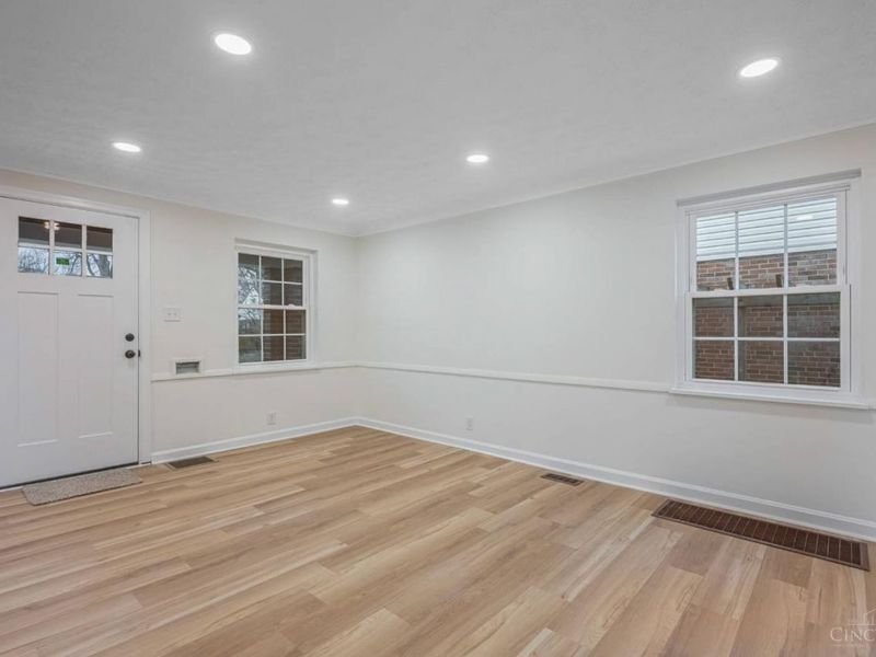 3814 N Broadlawn, Silverton, OH 45236 Photo 5