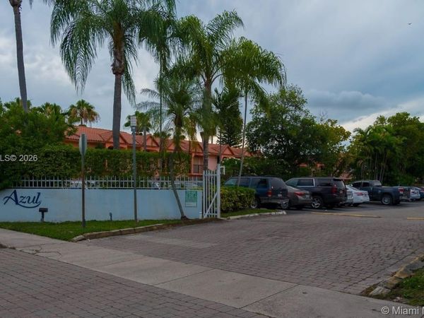 8261 NW 8th St , Unit 131, Miami, FL 33126