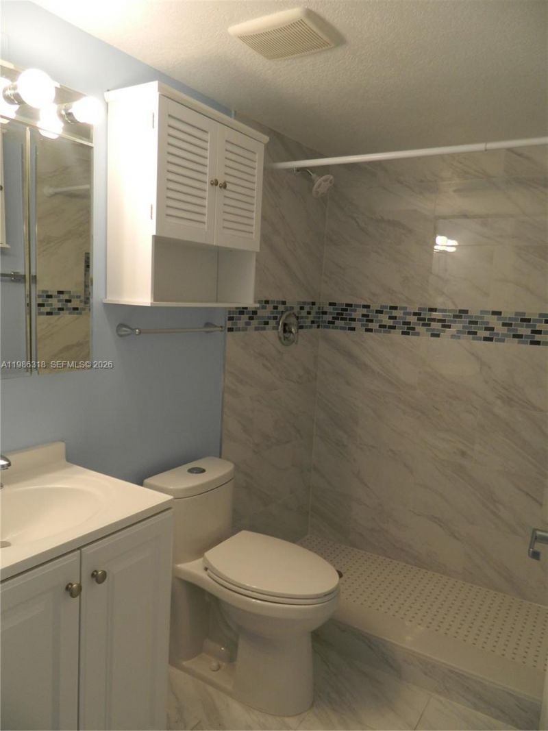 8261 NW 8th St , Unit 131, Miami, FL 33126 Photo