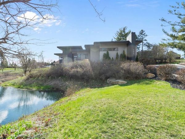 702 Valley Way, Hopkins, MN 55305