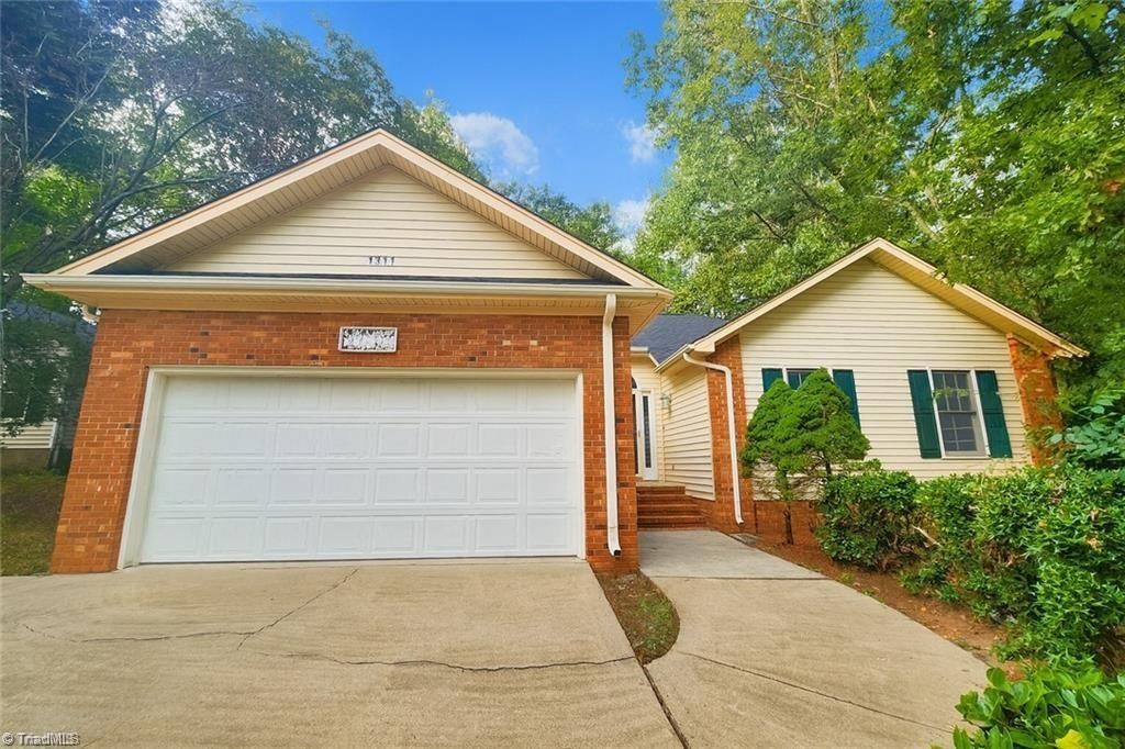 1311 Sherwood Drive, Reidsville, NC 27320 Main Photo