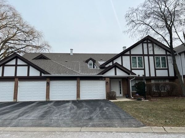 1437 Clairmont Court , Unit 200, Vernon Hills, IL 60061