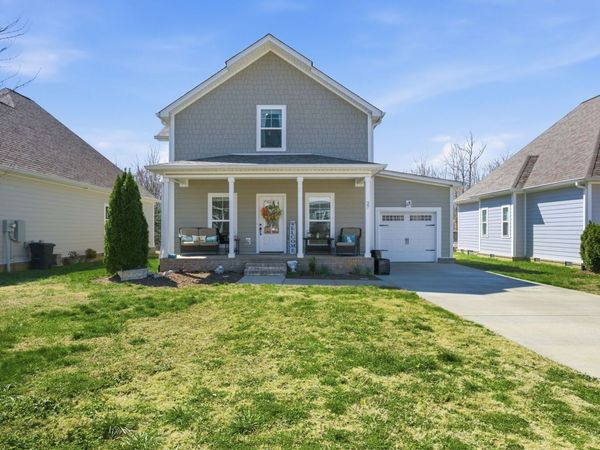27 Sycamore Rdg W, Burns, TN 37029