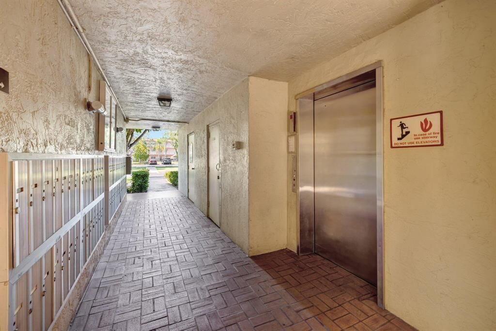 3301 NW 47th Terrace, Unit 403, Lauderdale Lakes, FL 33319 Photo