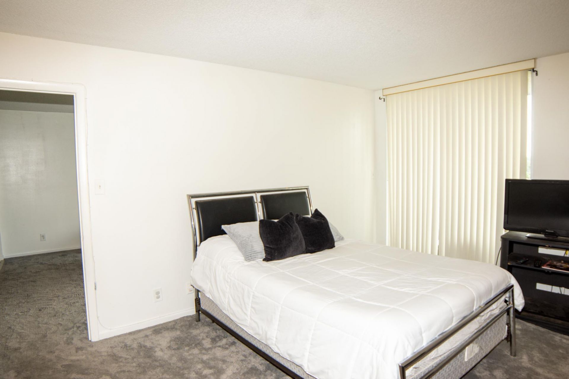 3301 NW 47th Terrace, Unit 403, Lauderdale Lakes, FL 33319 Photo