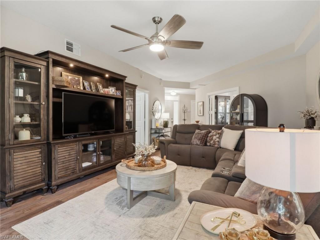 88 Silver Oaks Cir, Unit 4-101, Naples, FL 34119 Photo