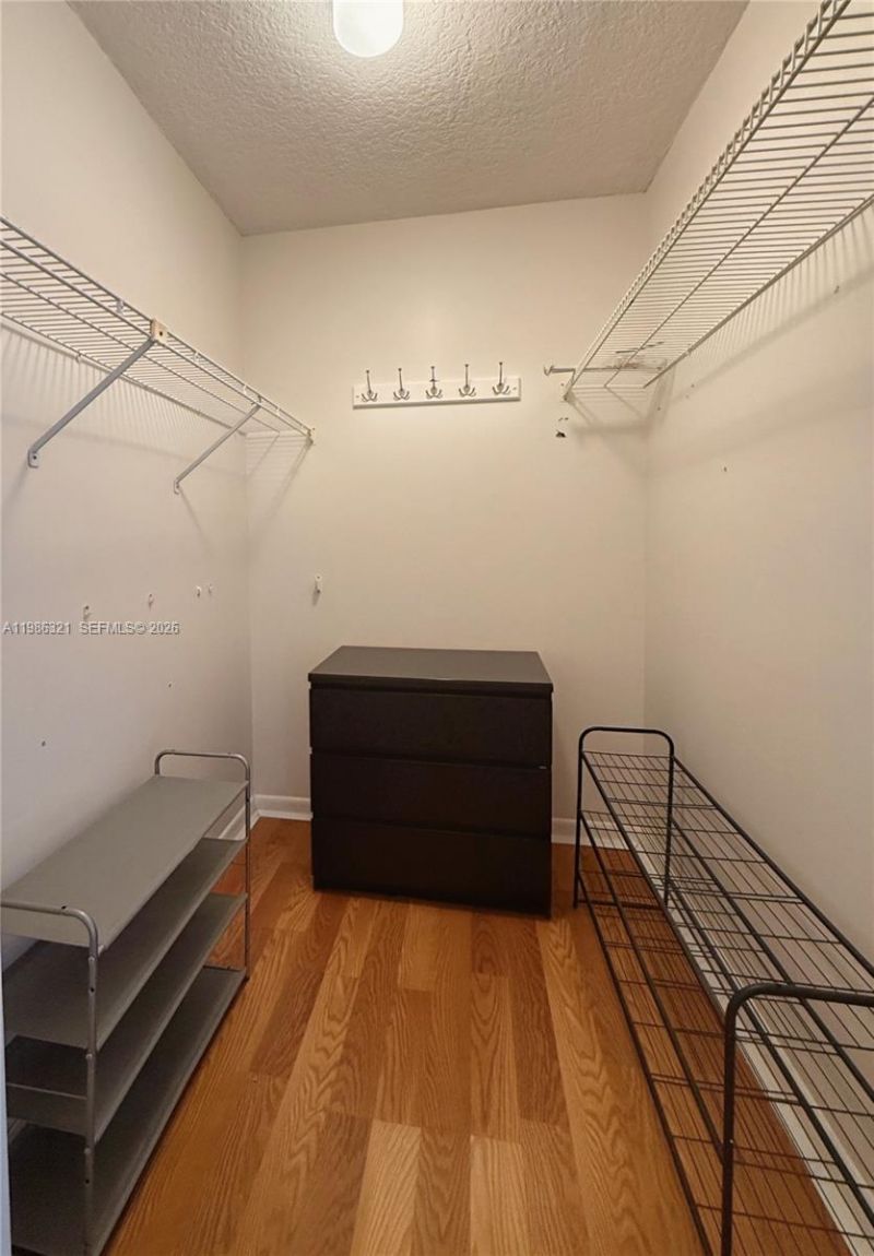 511 Ives Dairy Rd , Unit 301-6, Miami, FL 33179 Photo