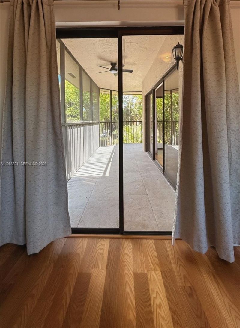 511 Ives Dairy Rd , Unit 301-6, Miami, FL 33179 Photo