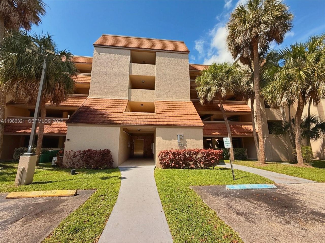 511 Ives Dairy Rd , Unit 301-6, Miami, FL 33179 Photo